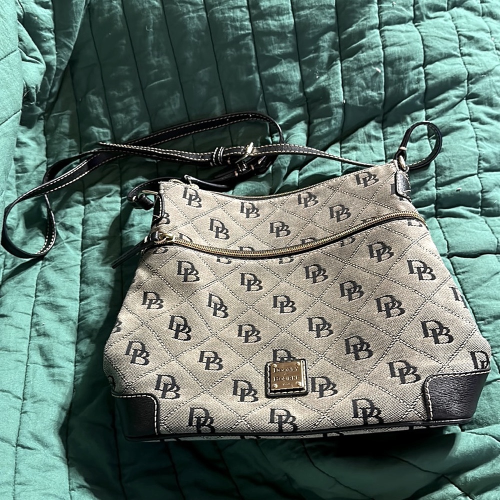 dooney & Bourke Maxi Americana Signature Crossbody Grey/Black